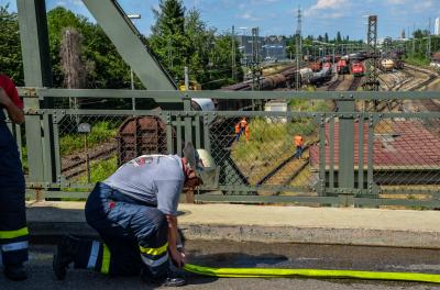 Kornwestheim: CO2 Austritt an Kesselwagen im Rangierbahnhof